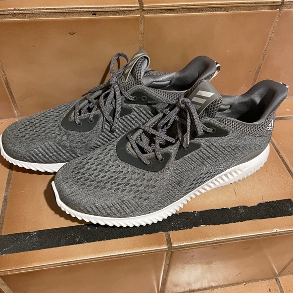 Adidas Alphabounce - Picture 1 of 4